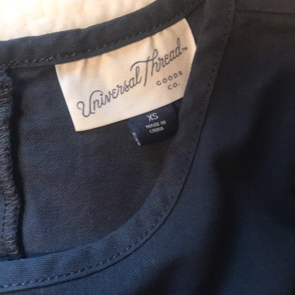 Universal Thread top - Picture 3 of 4